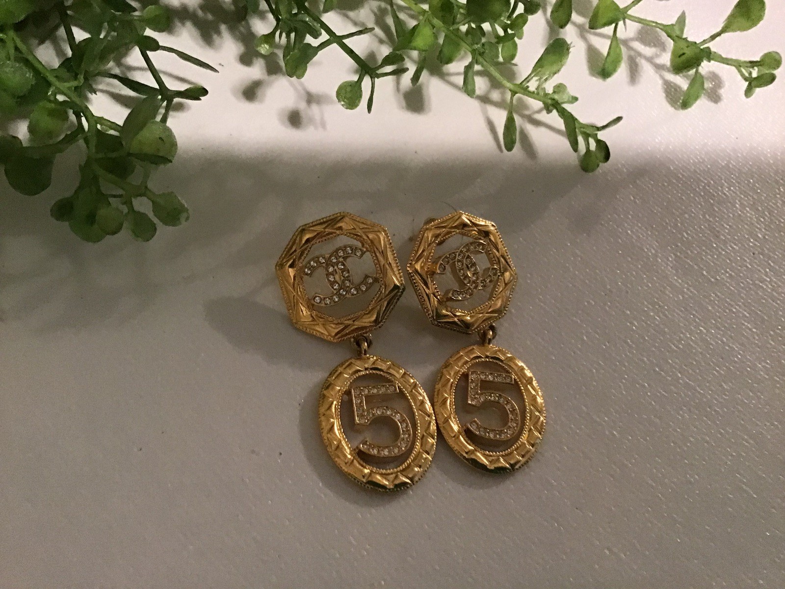 CHANEL – 24A Gold NO.5 Design Coco Mark Earrings