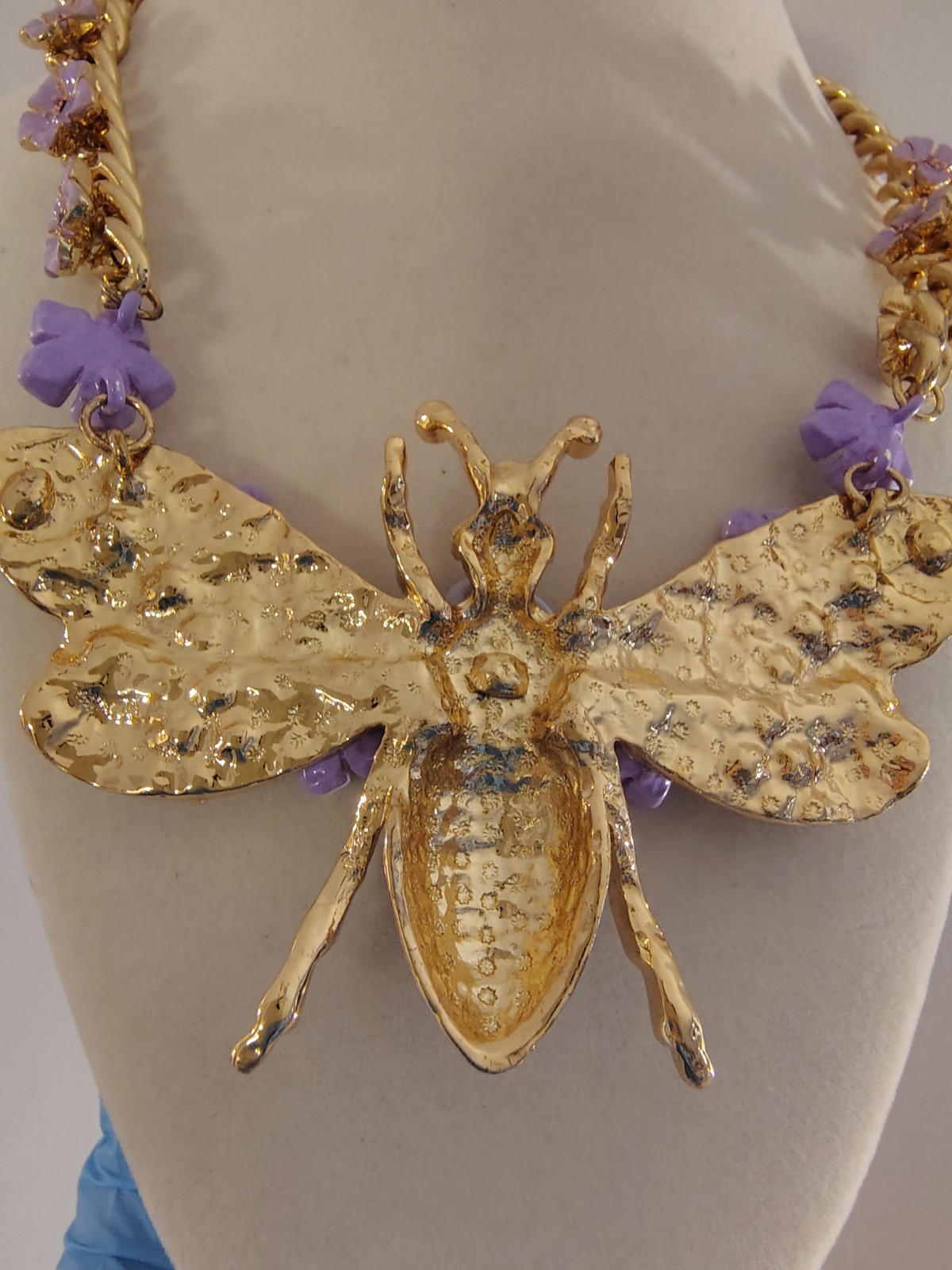 ​Betsey Johnson Flower Show Bee Statement Necklace Purple Lavender Rhinestone