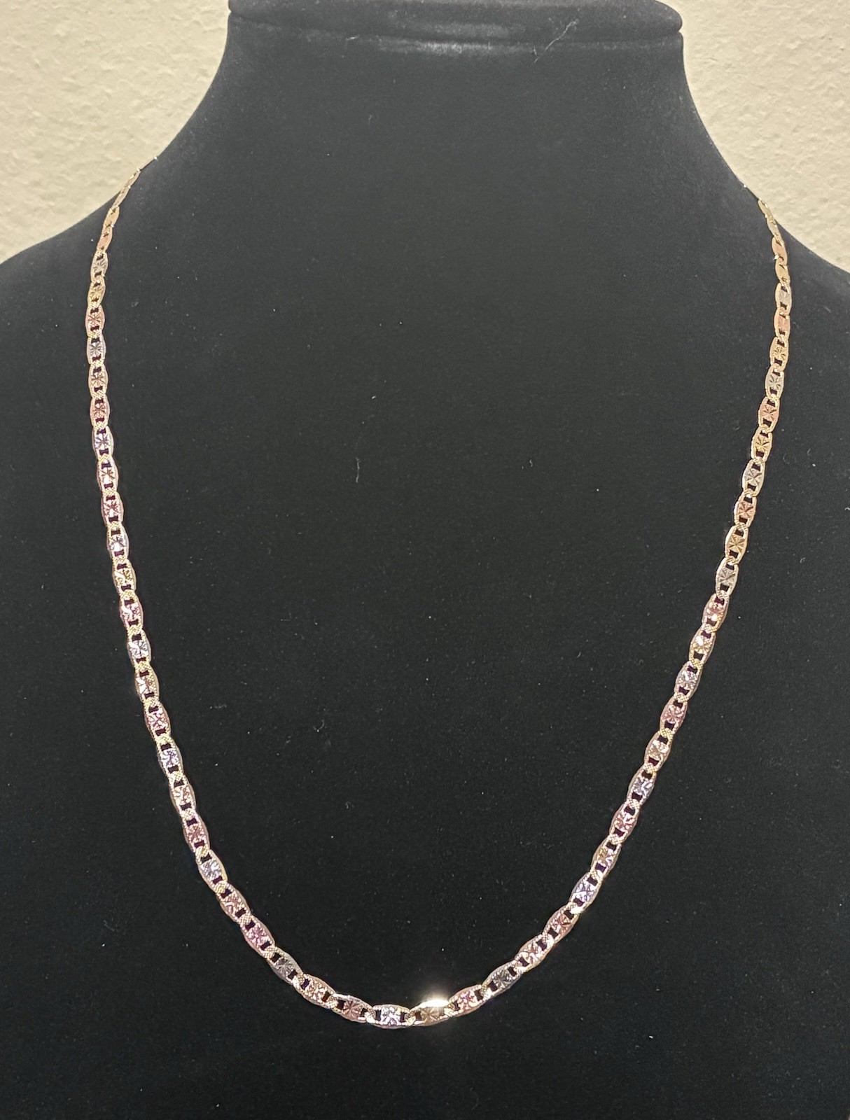 24in Diamond Cut Multi Tone Valentino Chain 750/18k stamp Italian made