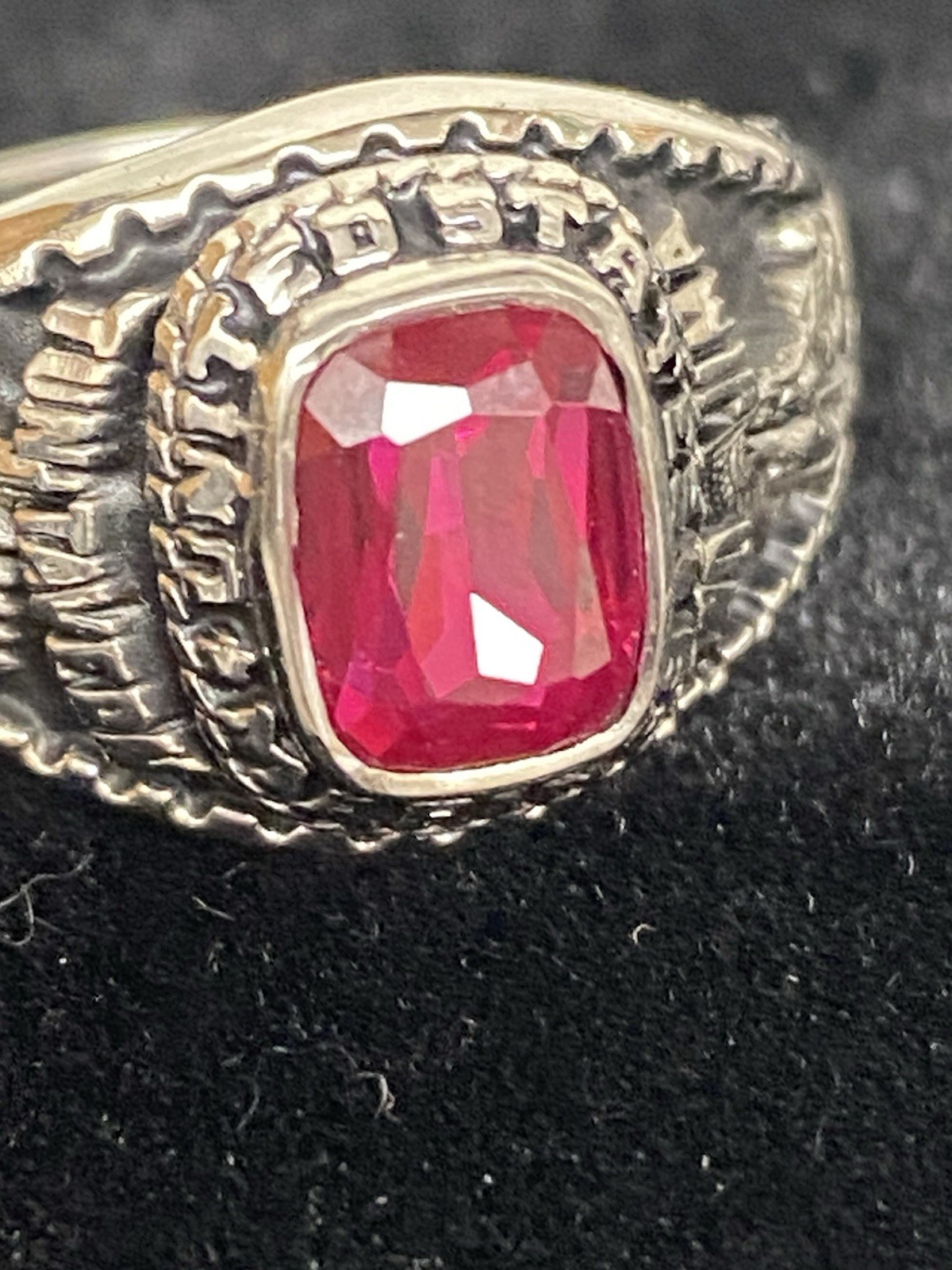 Jostens U.S. Marine Corps Lustrium & Synthetic Ruby Ring Size 8.5 6.2g