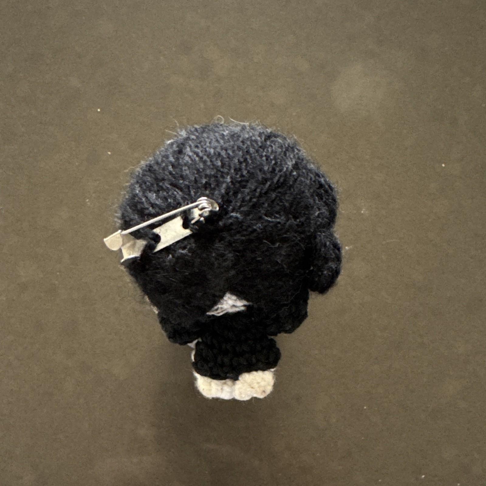 Handmade Coco Chanel Doll Brooch Pin, Yarn/Plastic/Metal, Black White Red
