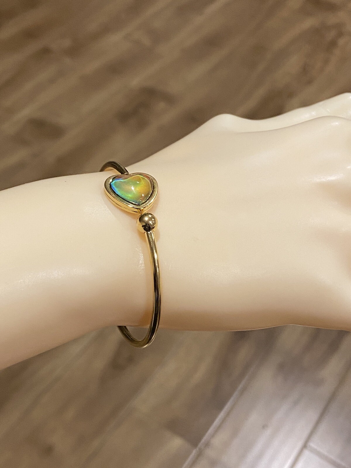 Heart Shape Mood Color Changing Love Bracelet- Stainless Steel Gold Tone