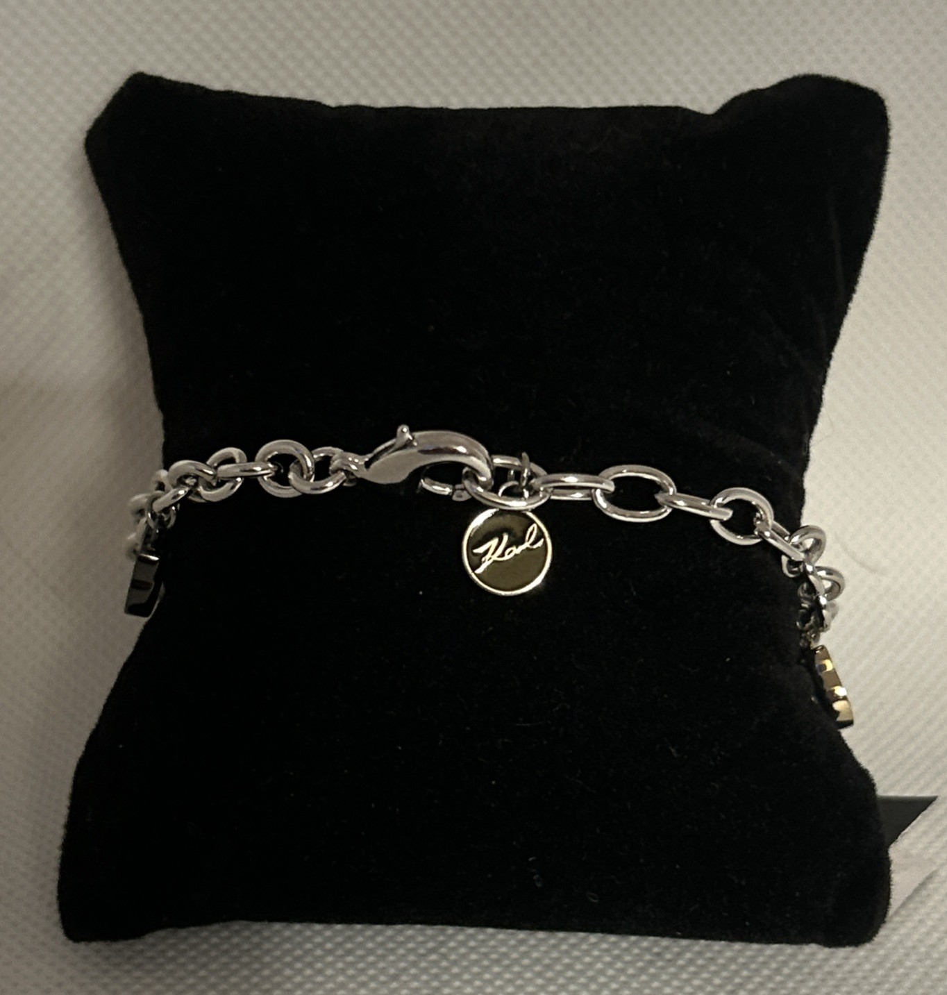 NWT Karl Lagerfeld Silver-Tone Bracelet With Choupette Cat /Charms 8”