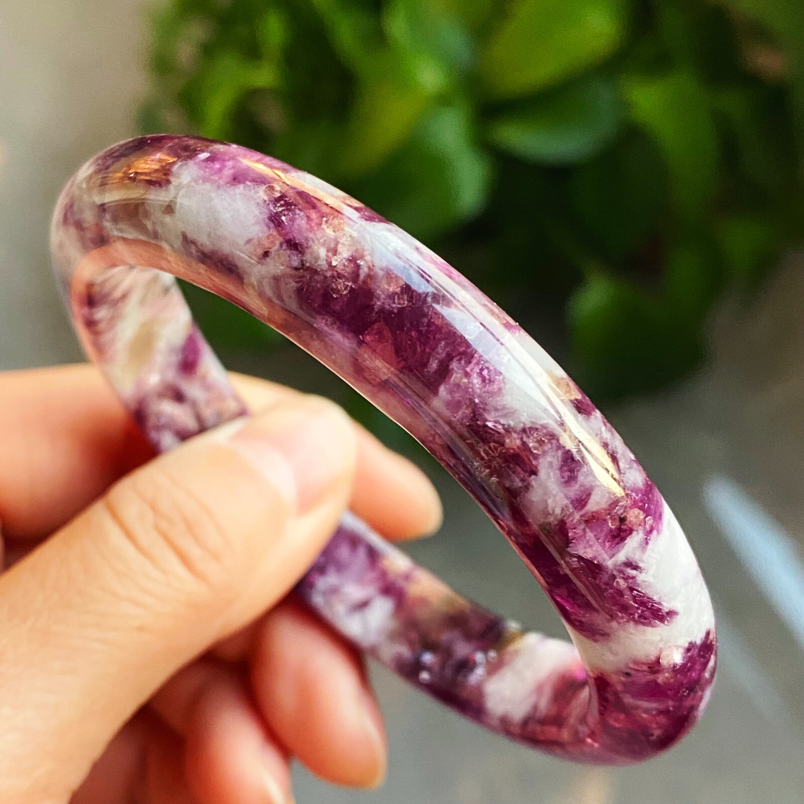59.8mm Natural Purple lepidolite Quartz Crystal Gemstone Bangle C84