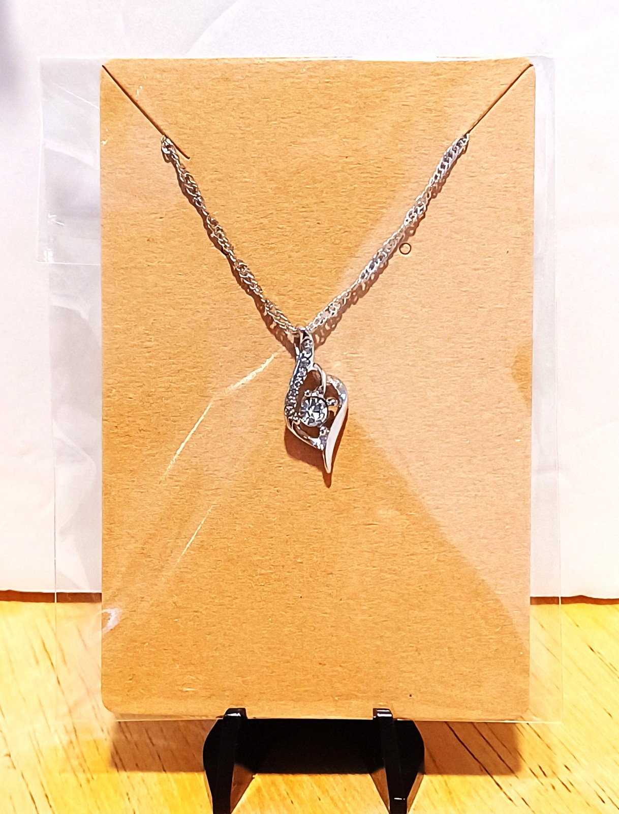 Fashionable Elegant Women’s Faux Gem Stone Pendant Necklace – Any Occasion
