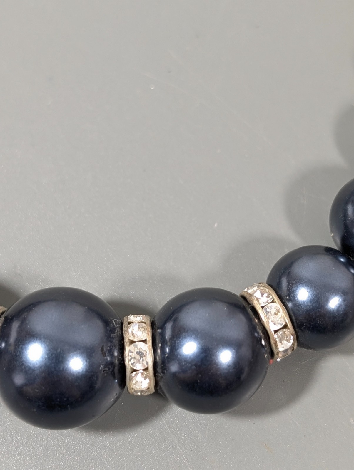Elegant Gray Faux Pearl Rhinestone Graduated Bead Necklace Retro 20 in
