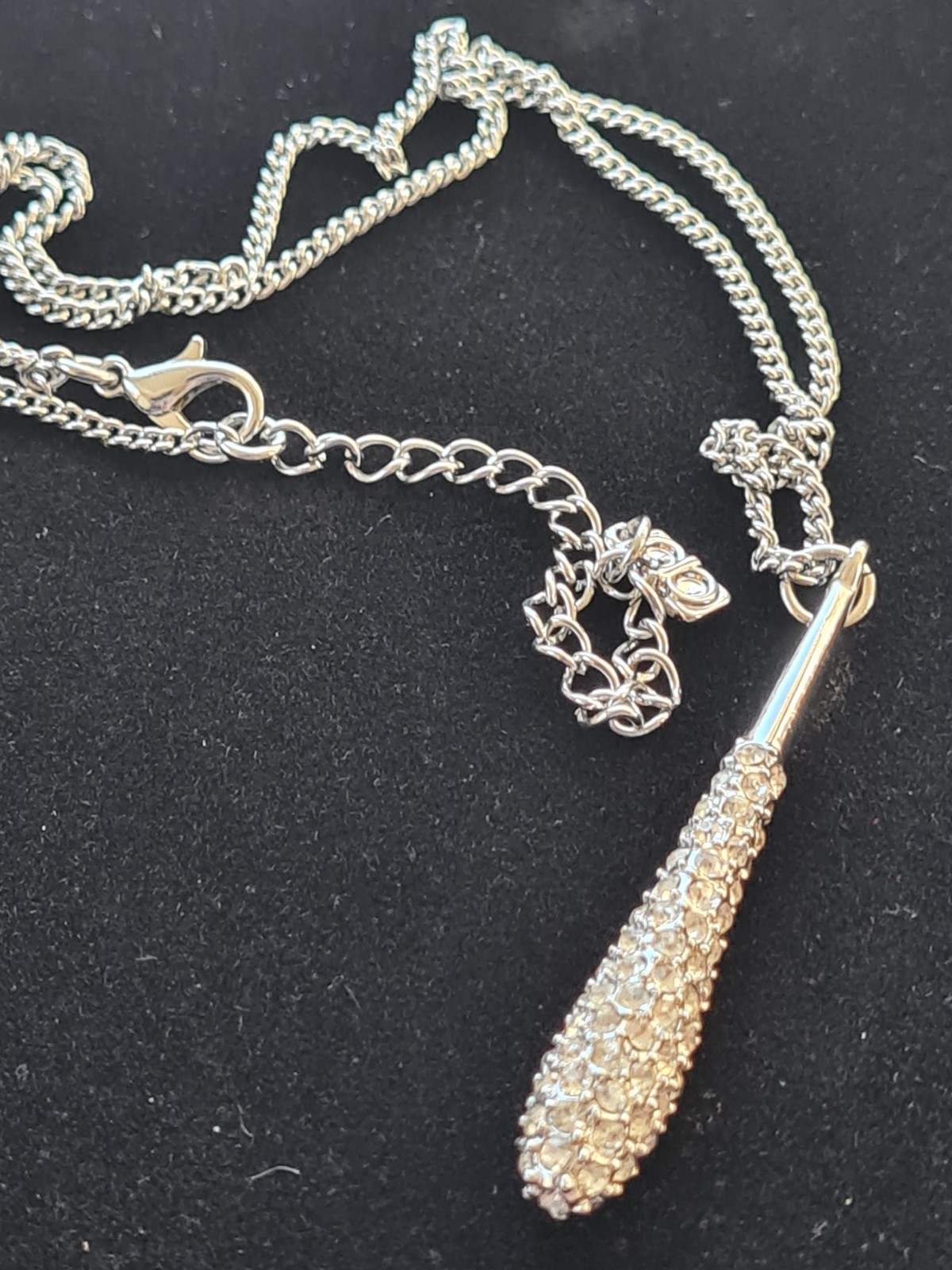 Debenhams Silver Tone Chain With Clear Rhinestones Sport Bat Design Very Good.
