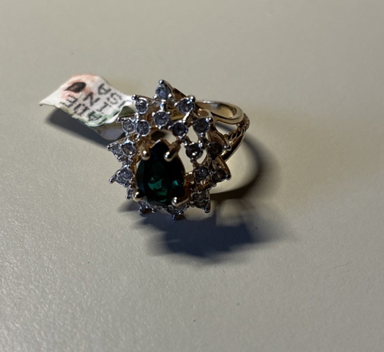 Vintage 18K HGE Gold Plated Green Pear Cluster Ladies Ring Size 5 NOS