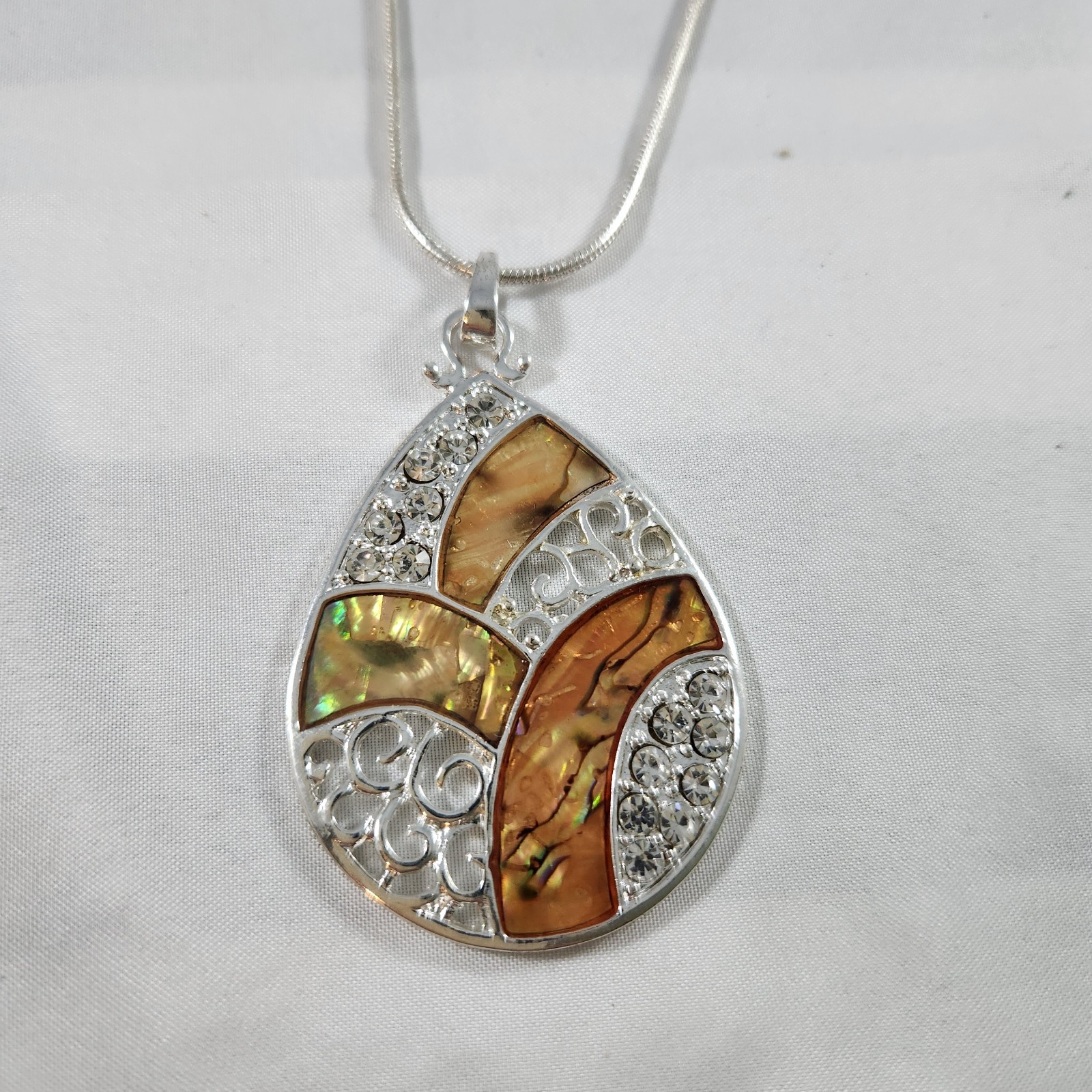 Kohls Color Necklace and Earring set Silver Tone Brown tone Inlay New 18″
