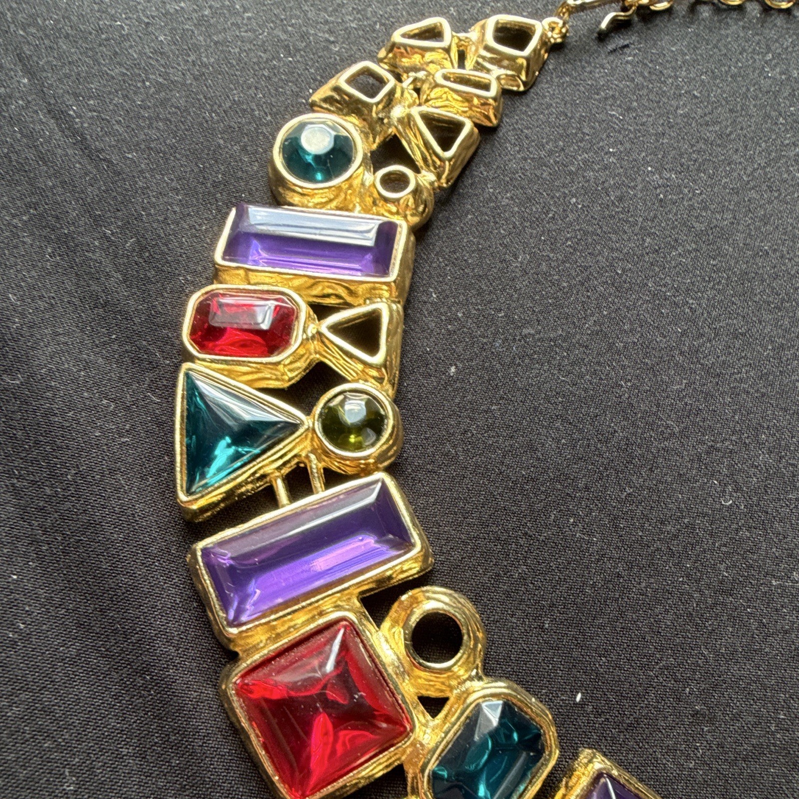 Vintage Trifari Signed Gold Tone Vibrant 17” Necklace