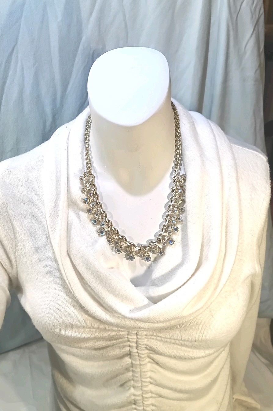 Vtg Mid Century Aurora Borealis Rhinestone Fringe Necklace Heavy Gold Tone 19″