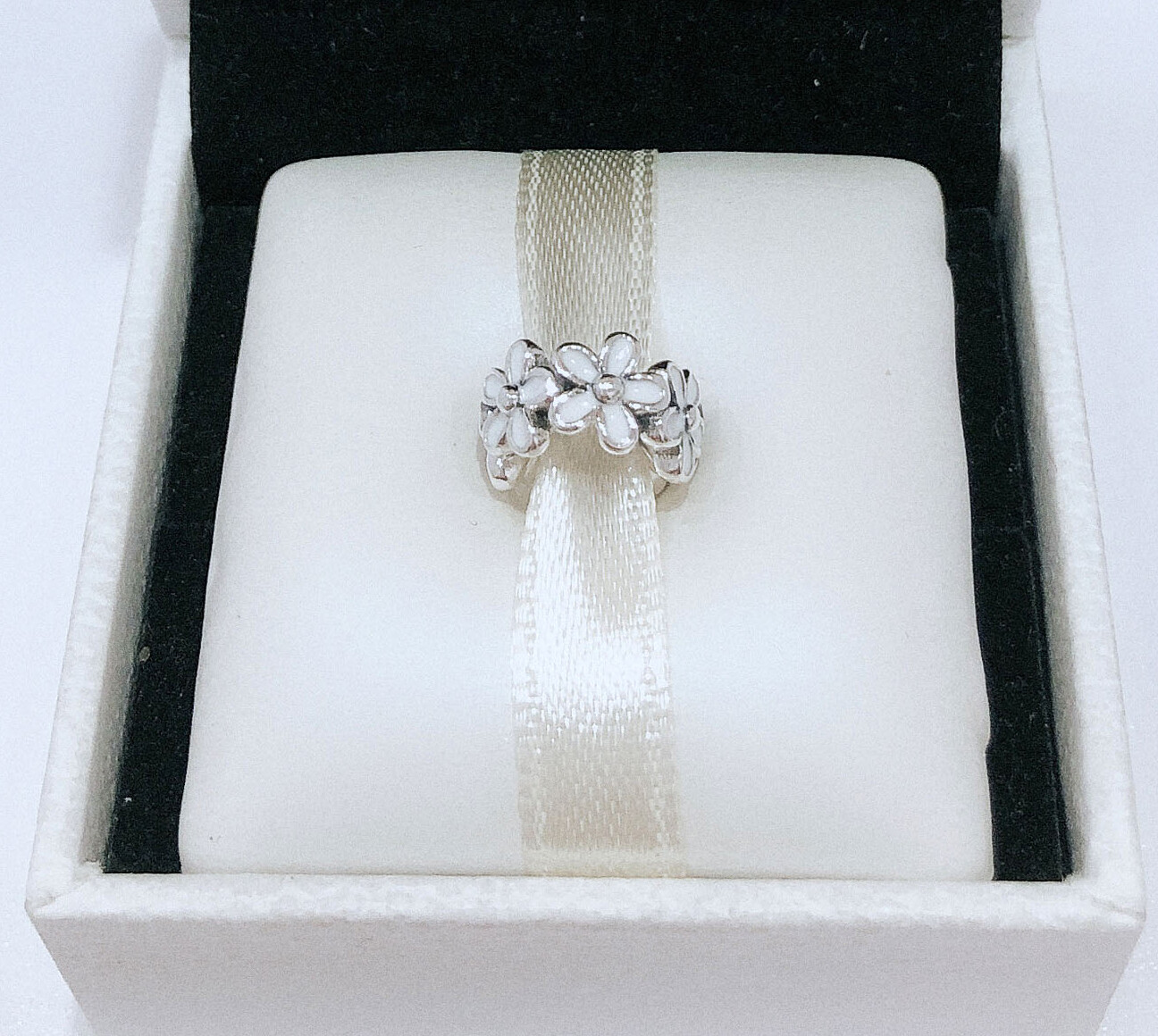 New 100% Original PANDORA Brand 791495EN12 White Daisy Flower Spacer Charm