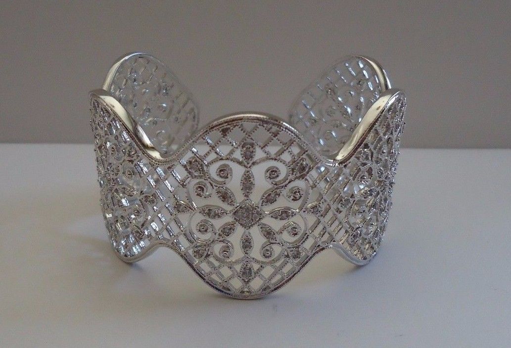 925 STERLING SILVER FLOWER FILIGREE OUTLINE BANGLE BRACELET W/ 2 CT ACCENTS