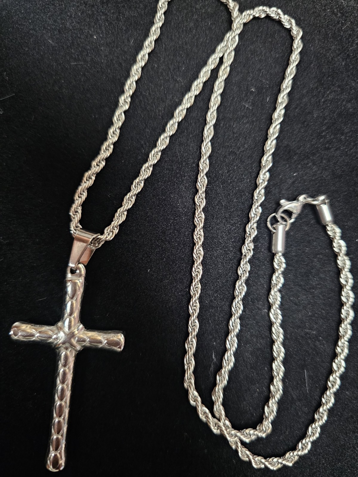Silver Tone Religious Cross Charm Pendant Necklace Rope Chain Lobster Closure