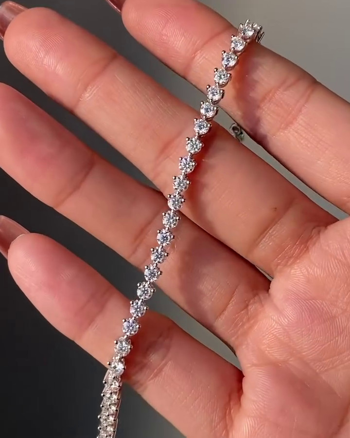 Round Cut Cubic Zirconia 925 Sterling Silver Women Everyday Wear Tennis Bracelet