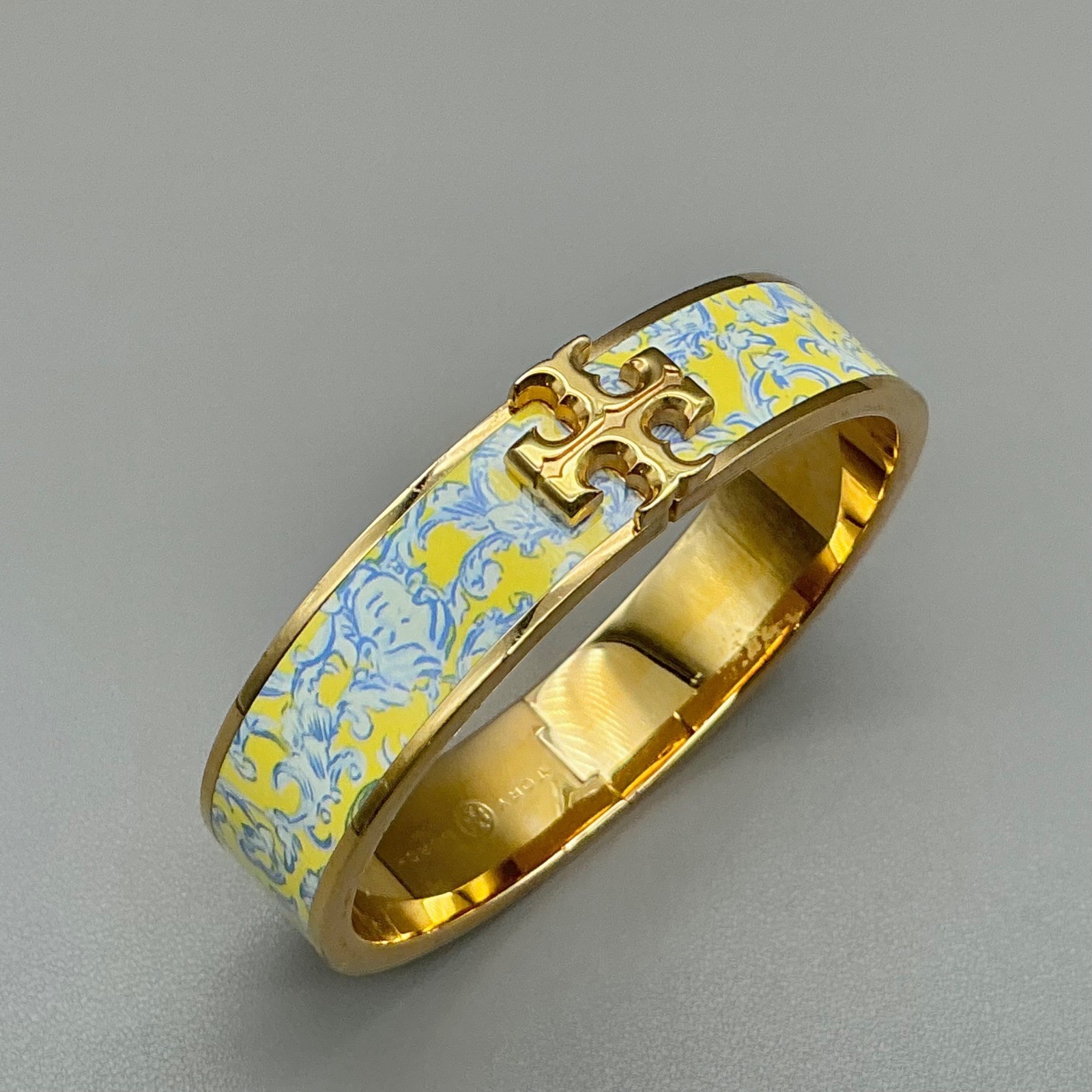 Tory Burch Bracelet Womens Yellow Gold Blue Floral Enamel Logo Bangle 6.75 In