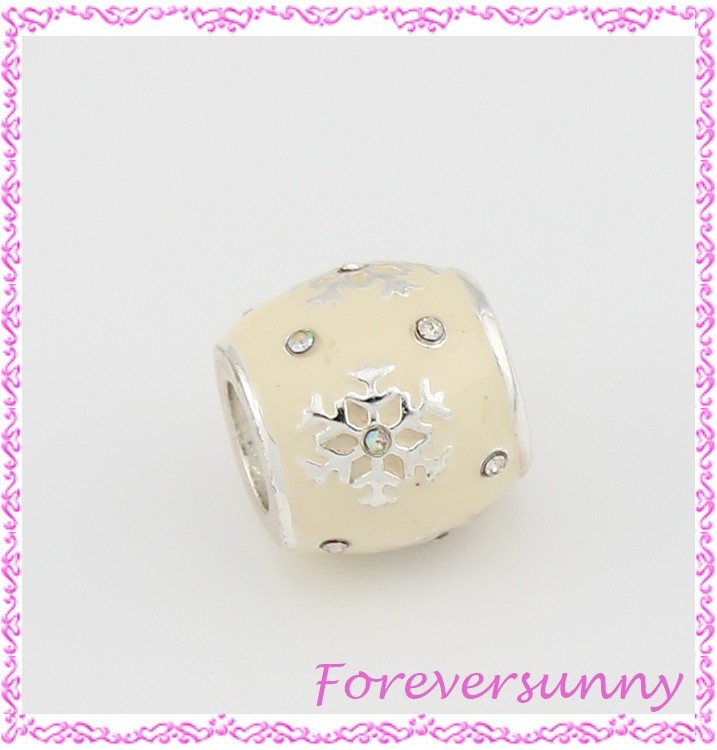 DaVinci Beads Cream Silver Xmas Snowflake DB27-20