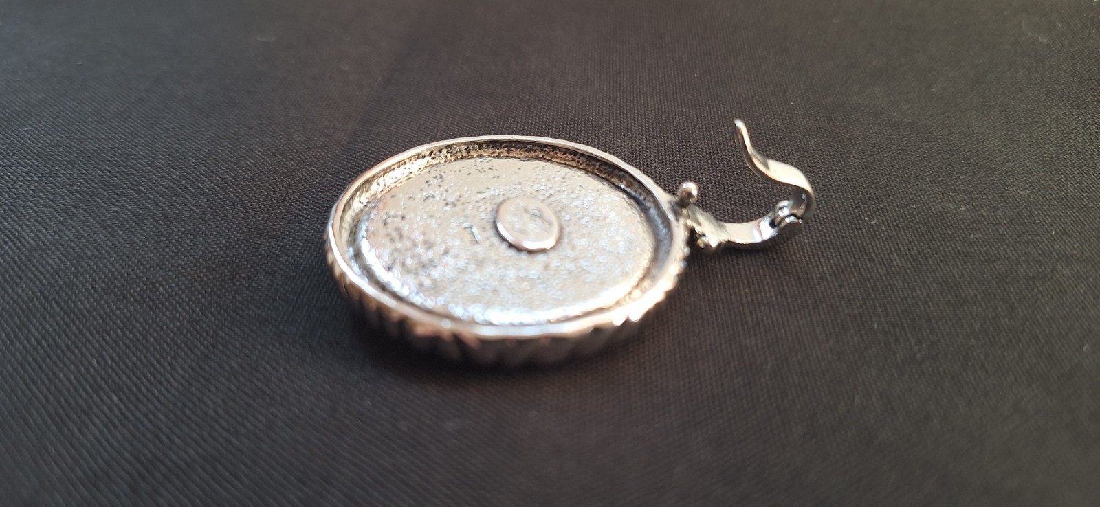 KIRKS FOLLY SEAVIEW OPALESCENT MOON FACE ENHANCER PENDANT ARORA BEAD SILVER GOLD