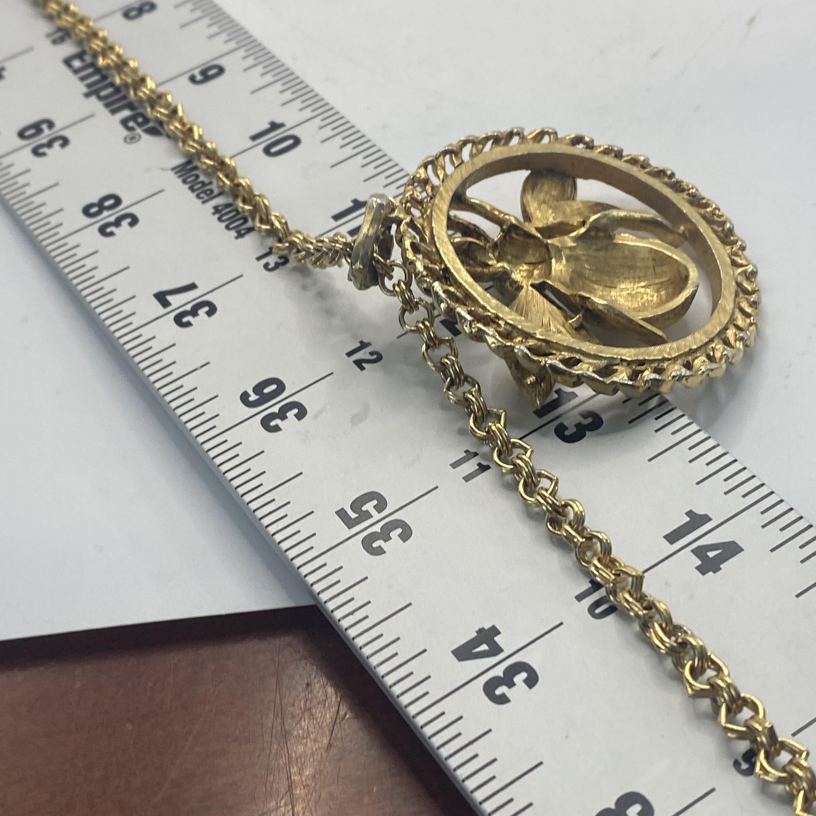 Gold Tone Bee Pendant Necklace Round Statement Barrel Clasp Womens 24 In Jewelry