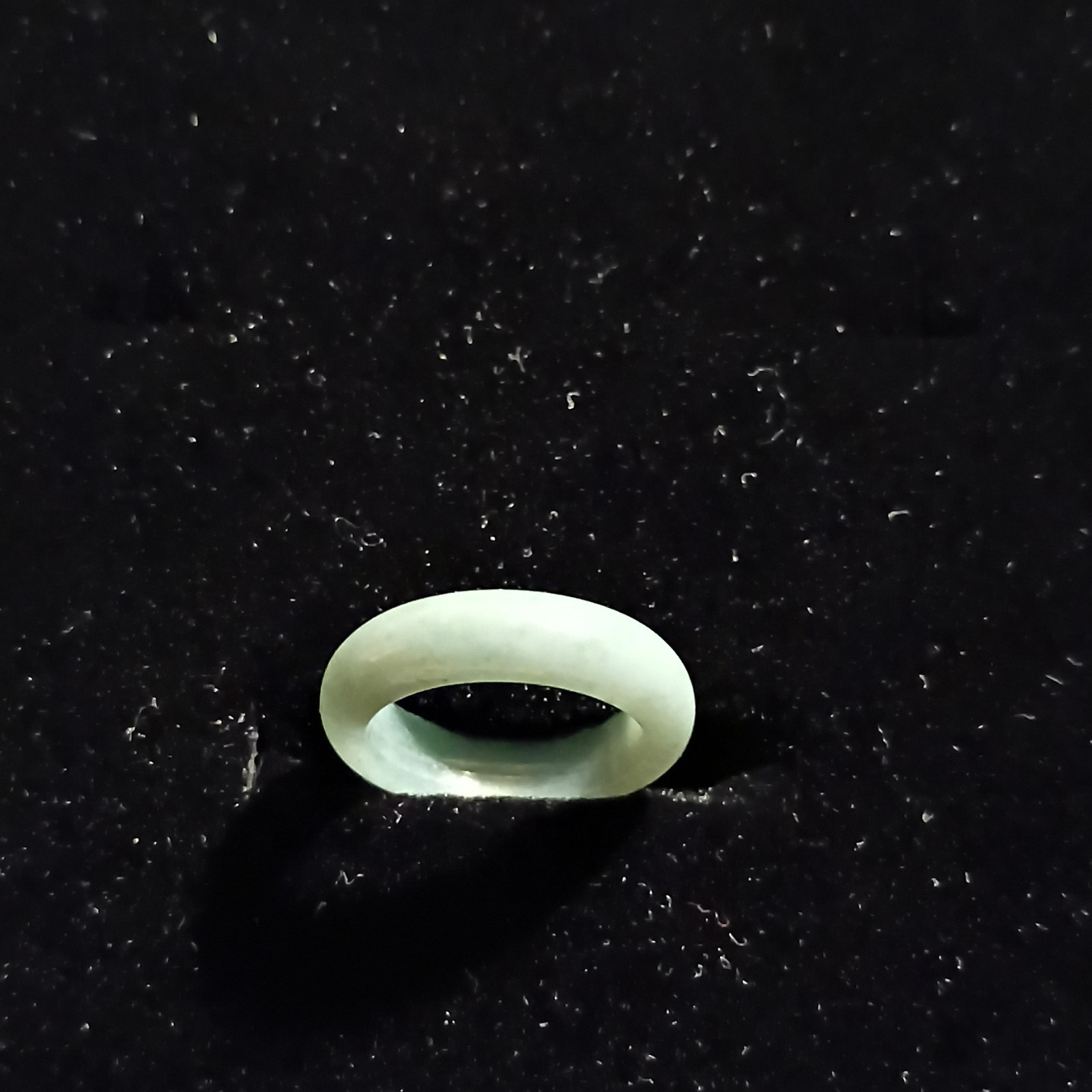 Jade Jewelers Green Jadeite Stone Band Ring Size 3.5 in Jewelers Box
