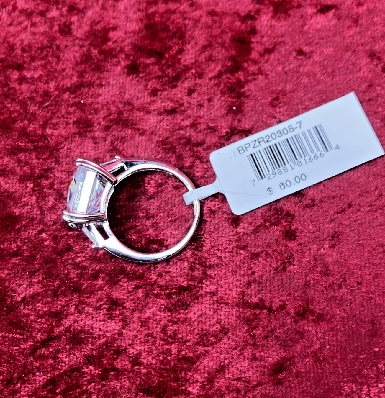 Macy’s CZ Asscher Cut Center Stone Ring In Silver Plate Size 7 NWT RP $60