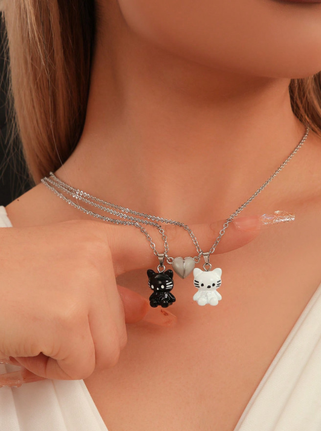 2PCS Couple Necklace Glow In The Dark Kitten Pendant Magnetic Gift Fot Her BFF