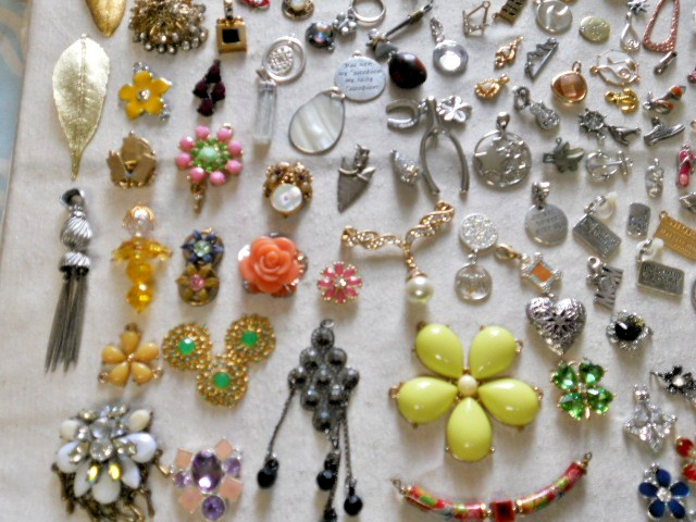OVER 350 pcs Pendants / charms jewelry making lot see all pcs sets themes shine