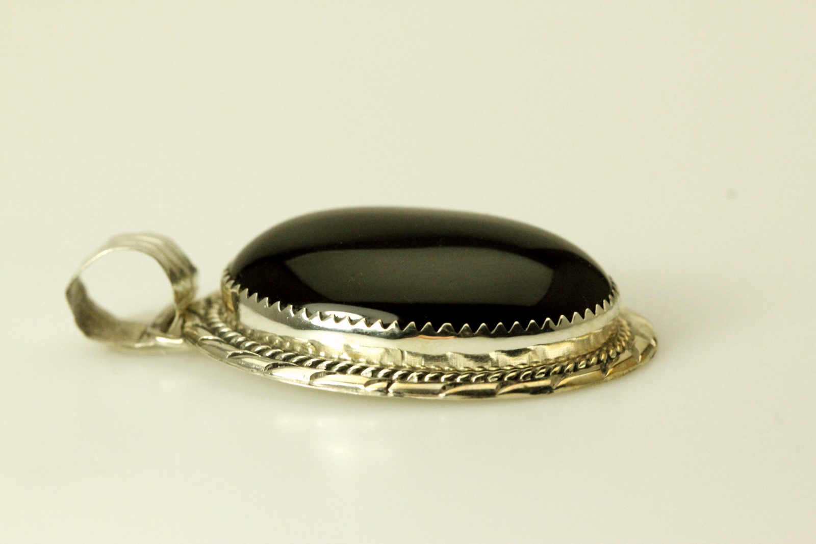 925 Sterling Silver Oval Black Stone Pendant 13.1 Grams (PEN7358)
