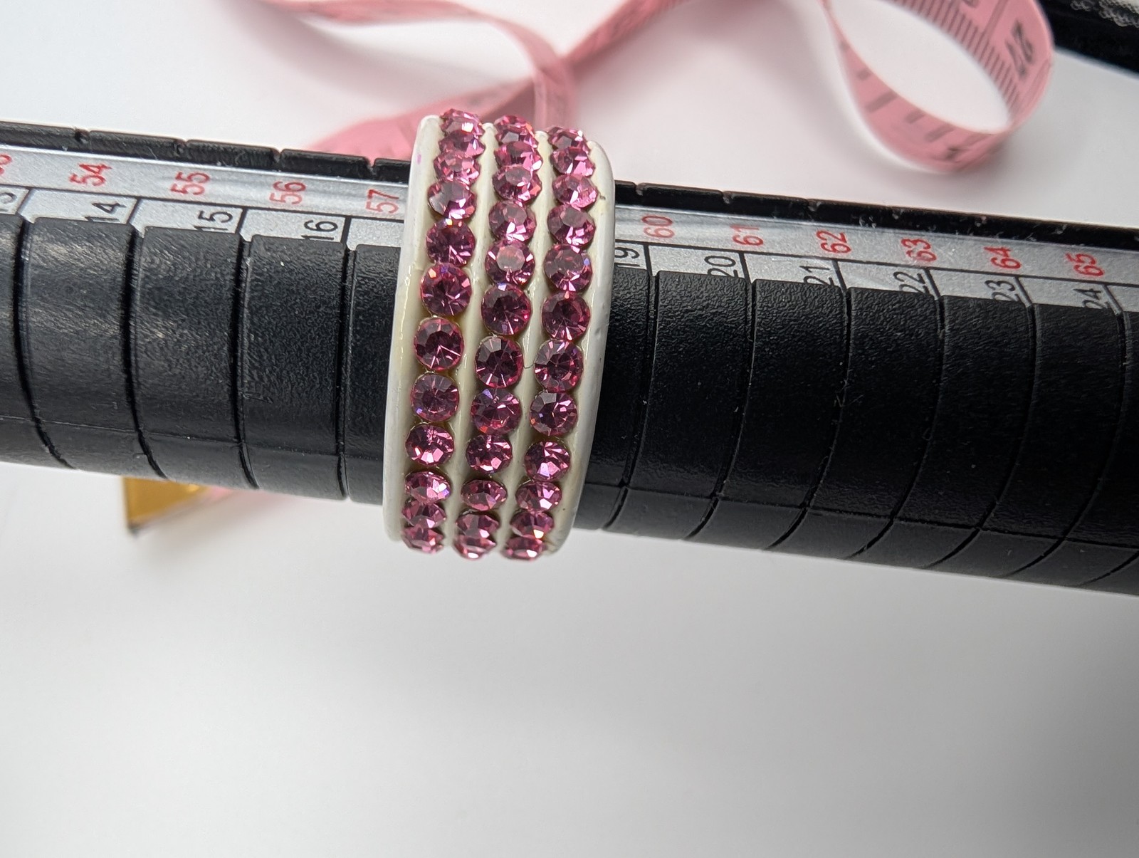 Chunky White Enamel Band Ring with Three Rows of Pink Rhinestones Size 8