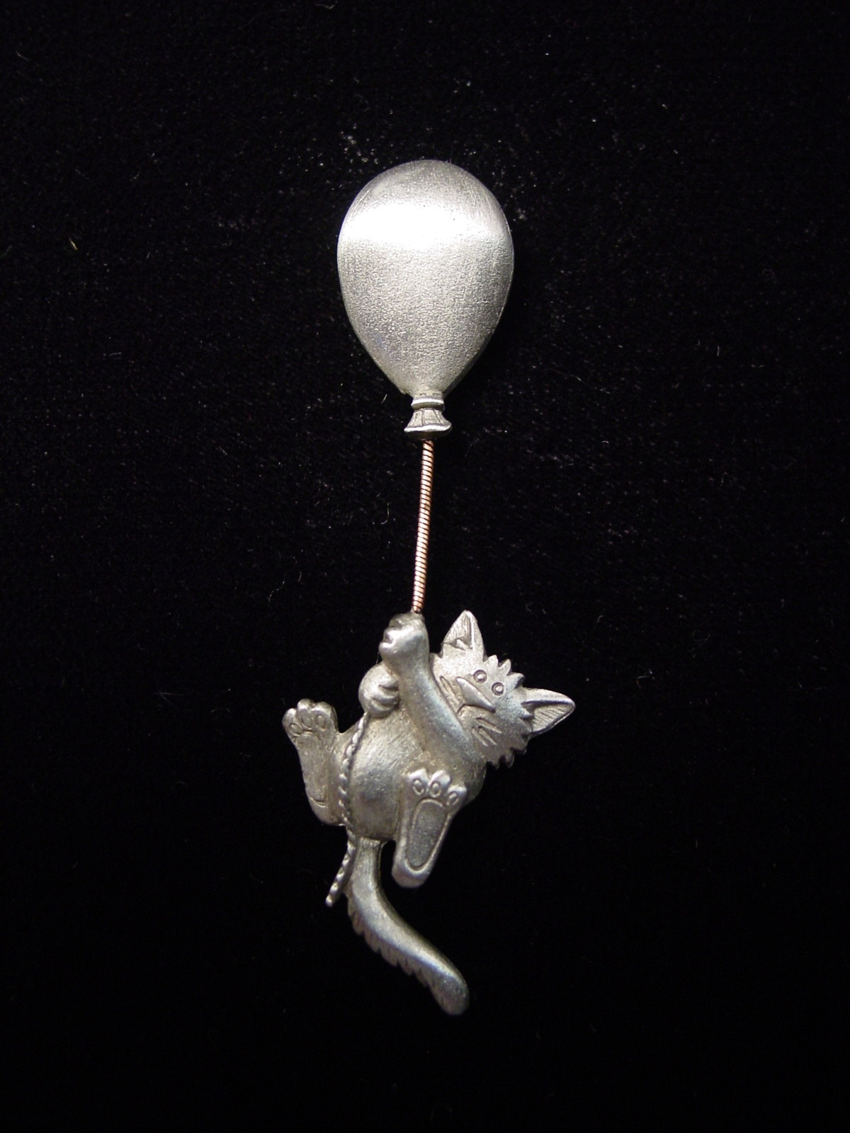 “JJ” Jonette Jewelry Silver Pewter ‘CAT HOLDING BALLOON’ & Flying Away Tack Pin