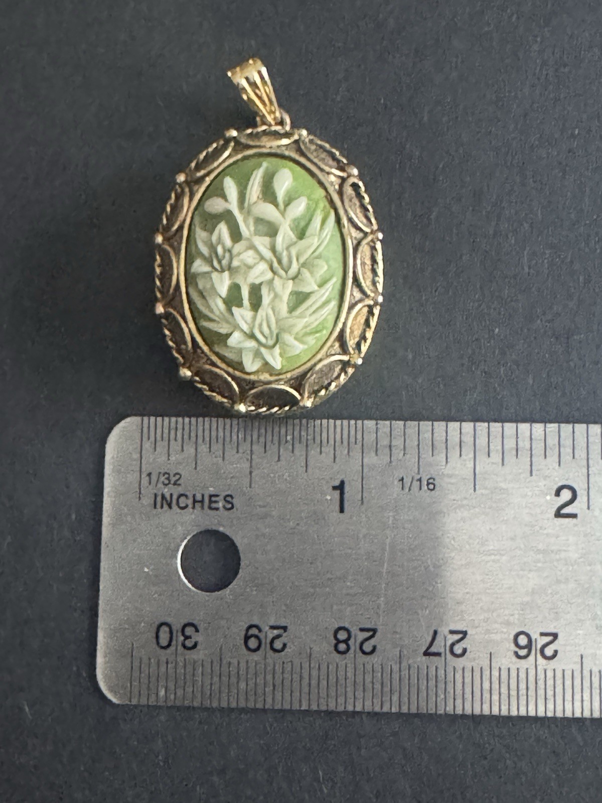 Vanda USA Perfume Locket Green with White Flowers Very Good Condition