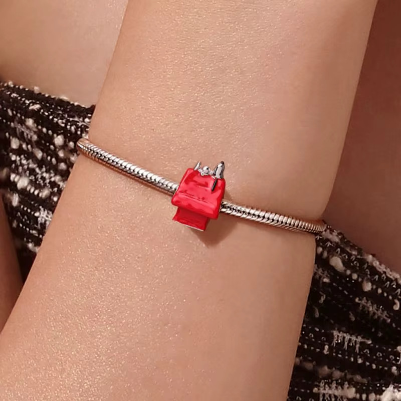SNOOPY DOG ON RED HOUSE 925 STERLING SILVER BRACELET CHARM BEAD PENDANT & POUCH!