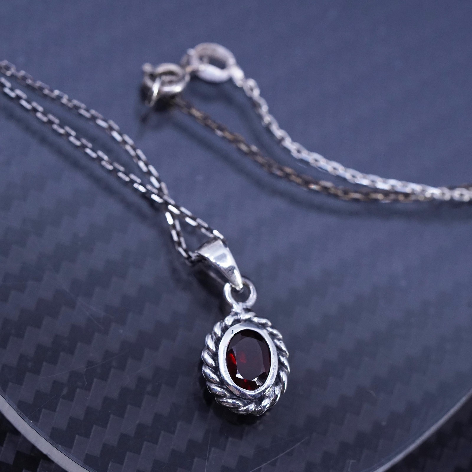 19” 1mm, vintage sterling silver 925 circle chain necklace oval garnet pendant
