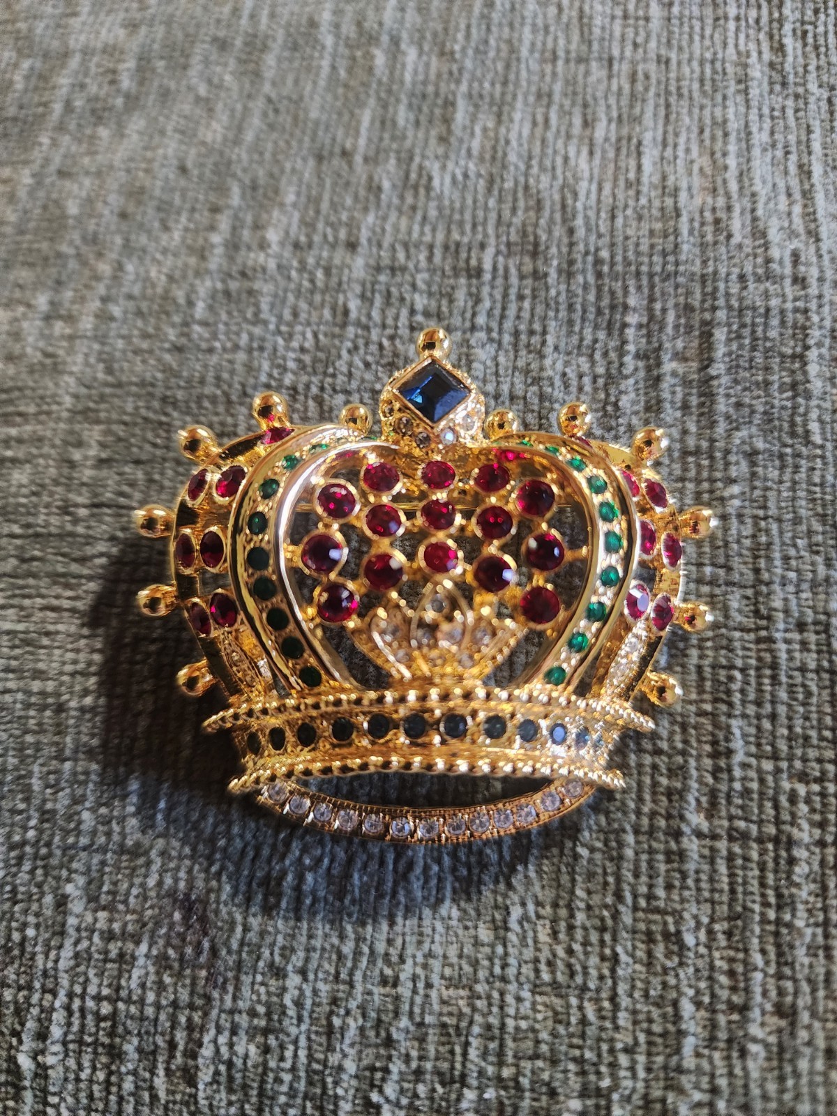 KJL Crown Brooch Gold Tone Multicolor Rhinestone Red Green Blue Thailand