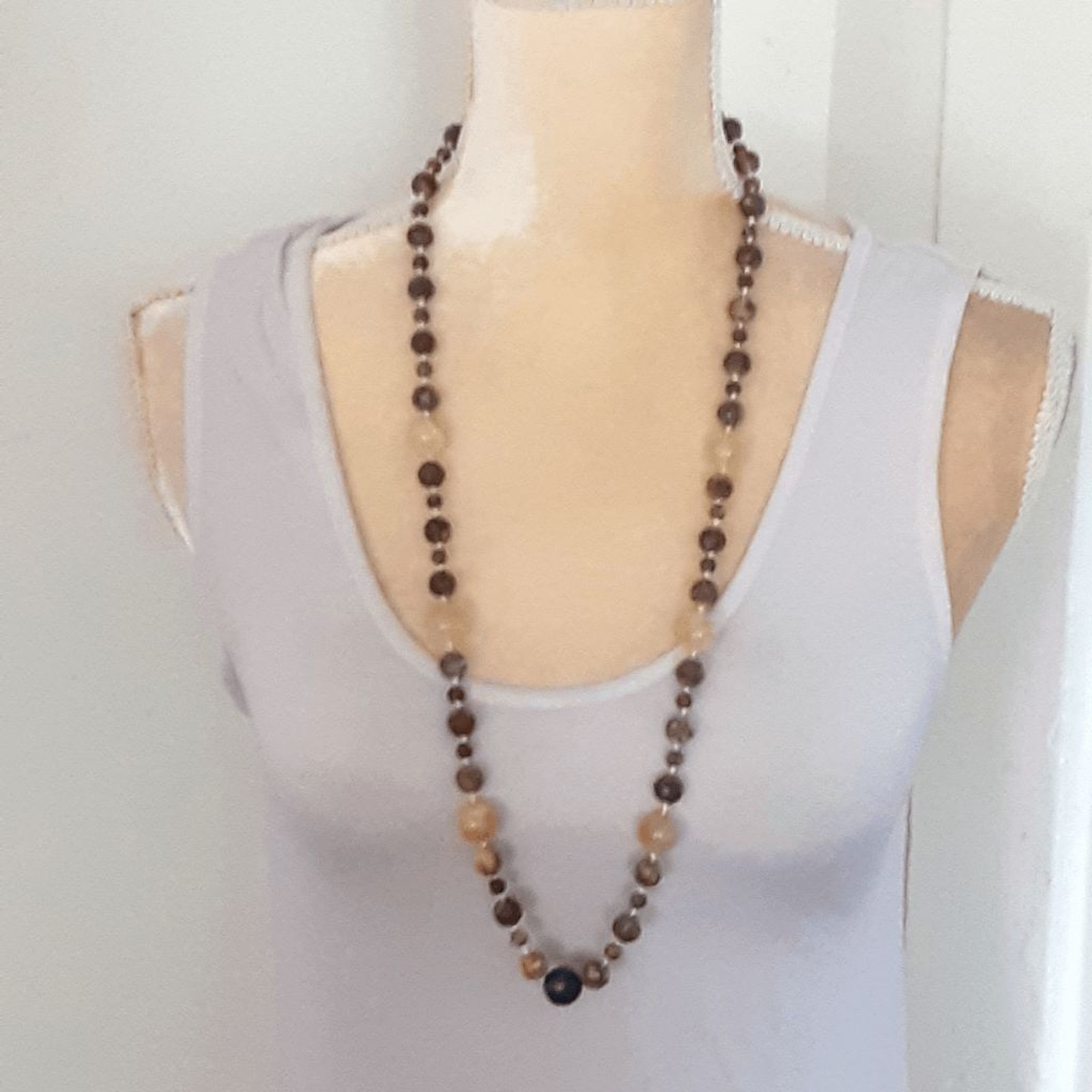 Semi-precious stone beaded necklace agate? 32″ natural tones