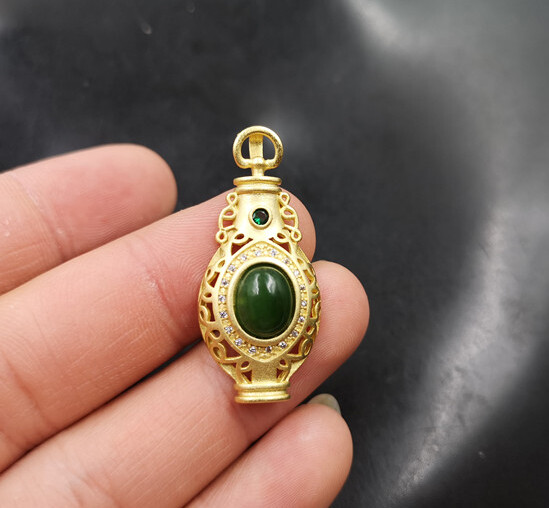 Genuine Green Jade Jasper Gold Plated Cubic Zirconia Gourd Vase Pendant Necklace