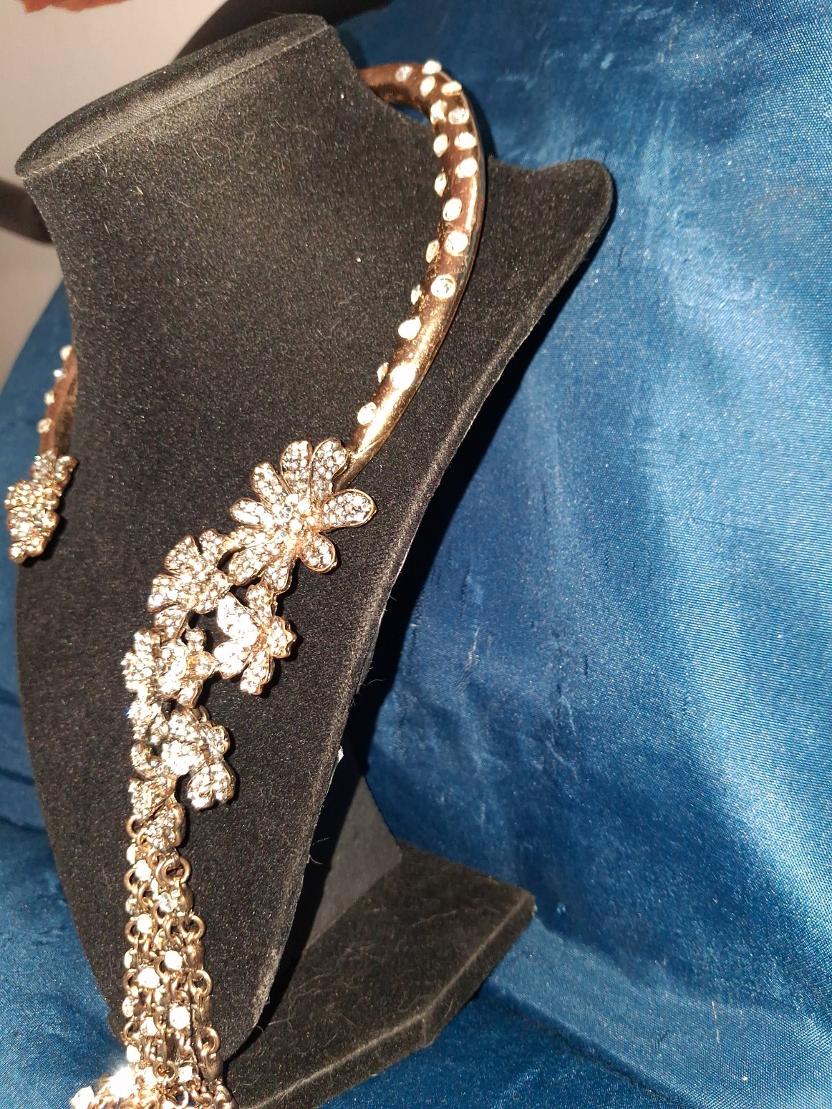 Gold Tone Crystal Rhinestone Flower Statement Bib Necklace White Round Prong Adj