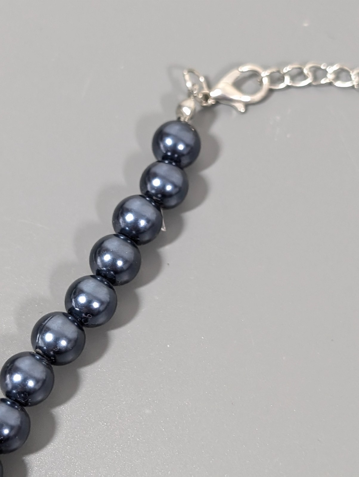 Elegant Gray Faux Pearl Rhinestone Graduated Bead Necklace Retro 20 in