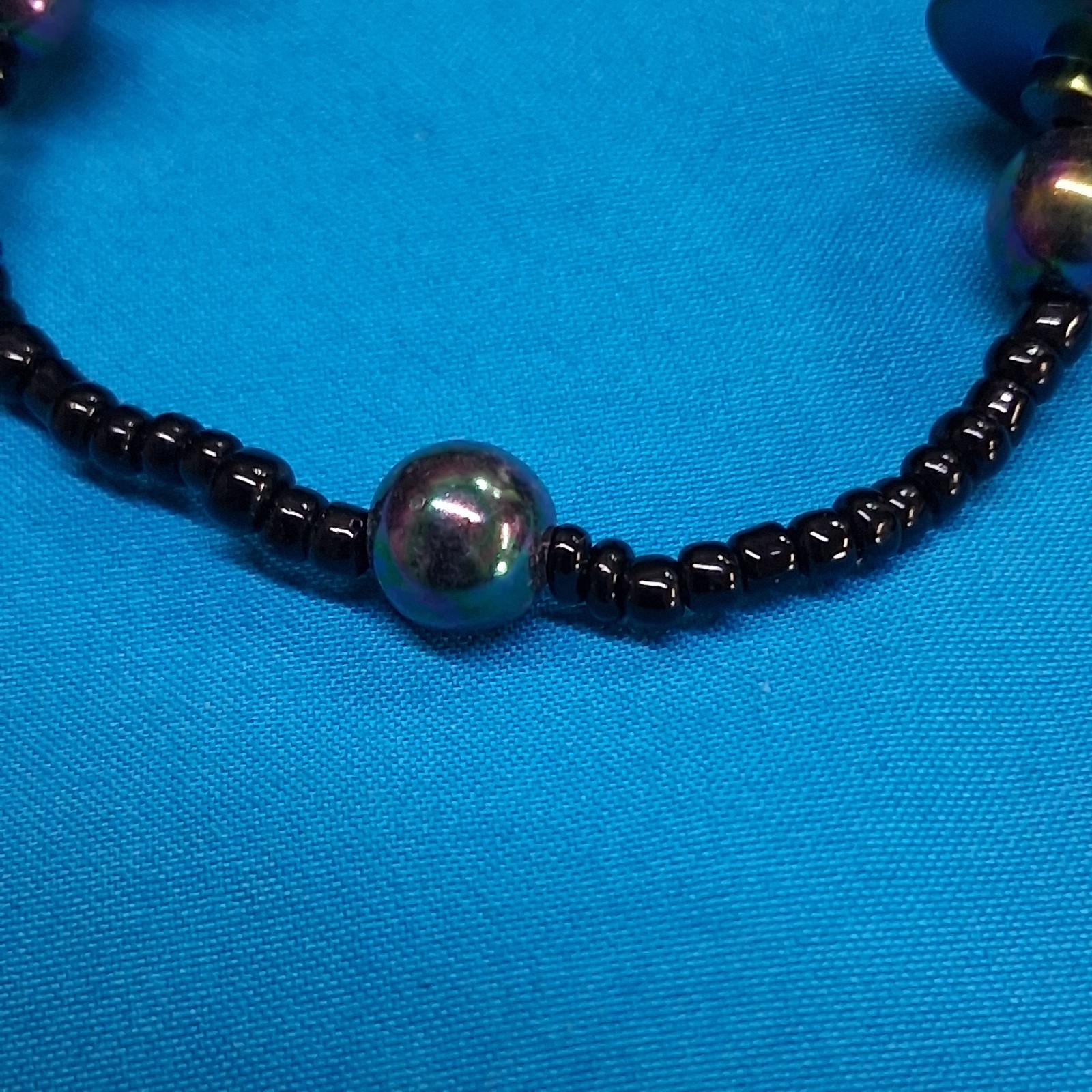 Vintage Black Channel Set Bead Purple Iridescent Accent Stretch Bangle Bracelet