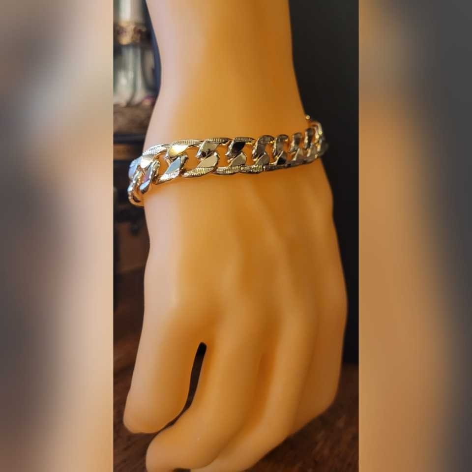 pulsera de la santa muerte con broche elegante en oro laminado 14k para hombre