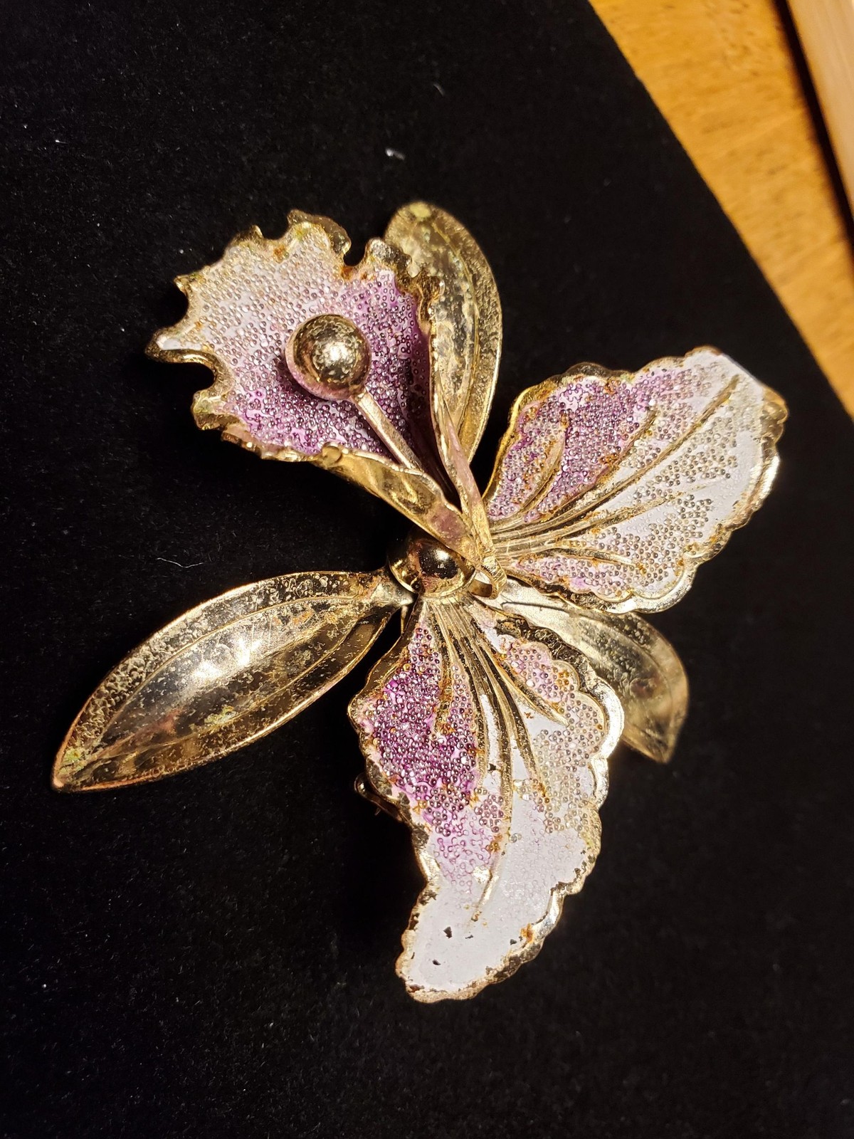 Vintage Orchid Enamel Jewelry Set | Gold-Tone Brooch, Earrings | Lavender & Whit