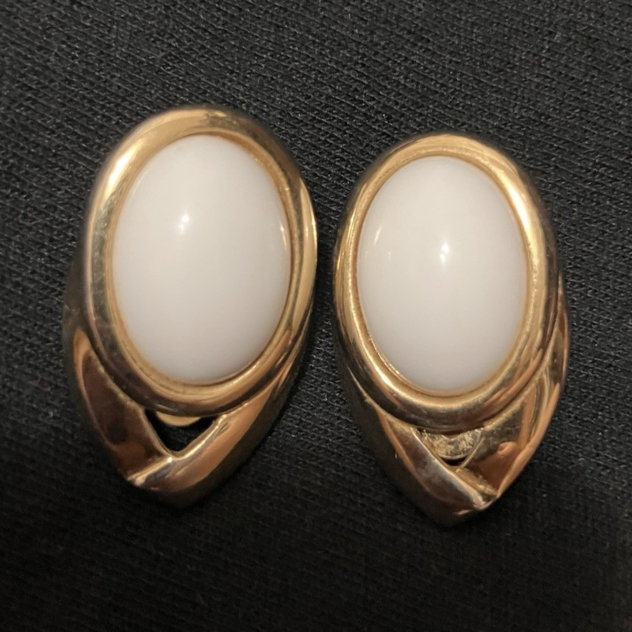 Trifari Signed Gold Tone White Oval Cabochon Bezel Clip-On Earrings