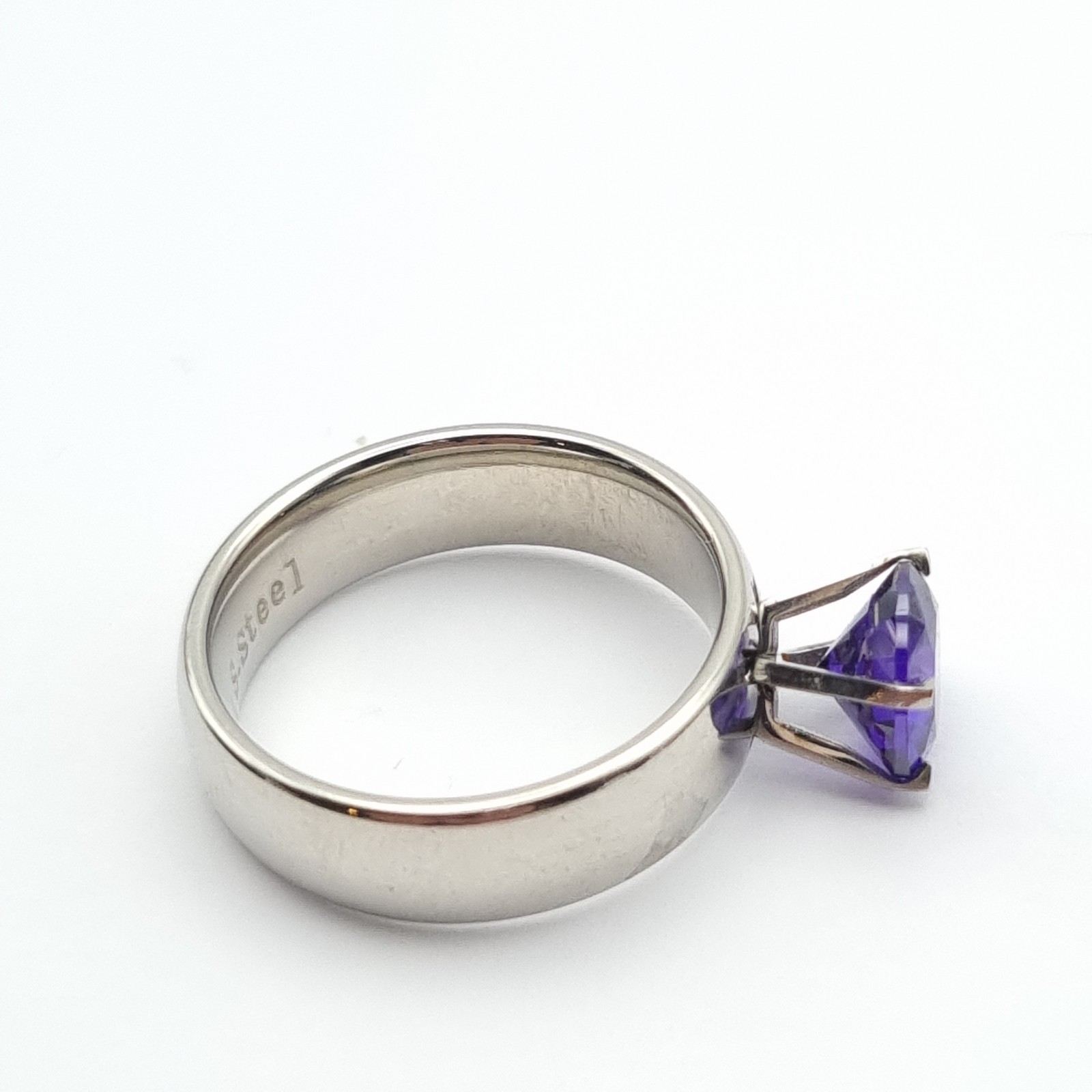 Solitaire Ring 316L Stainless Steel Purple Stone Size P