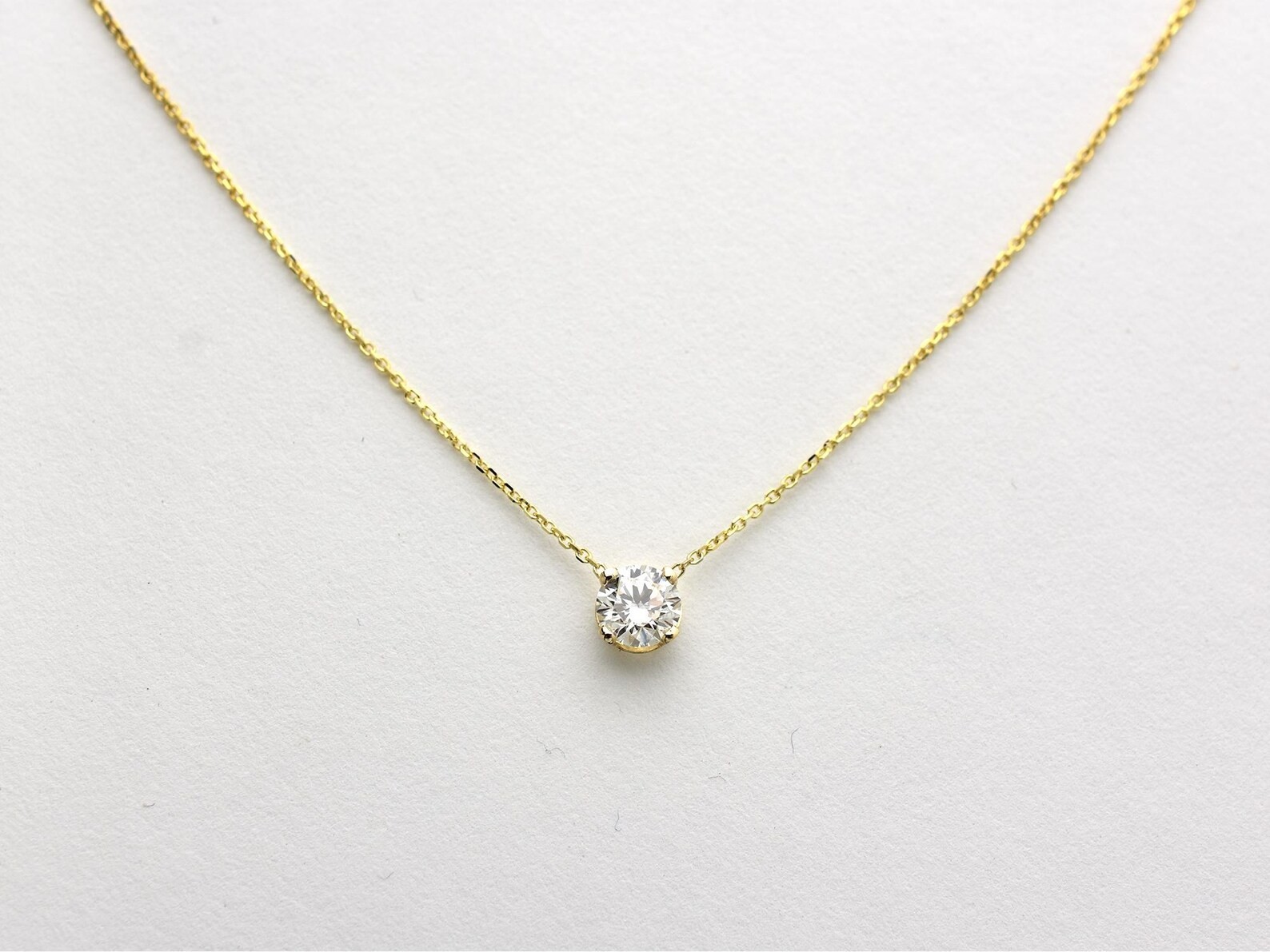 Lab Grown 1.00 Ct Round EF VS Diamond Prong Solitaire Necklace in 14K Solid Gold