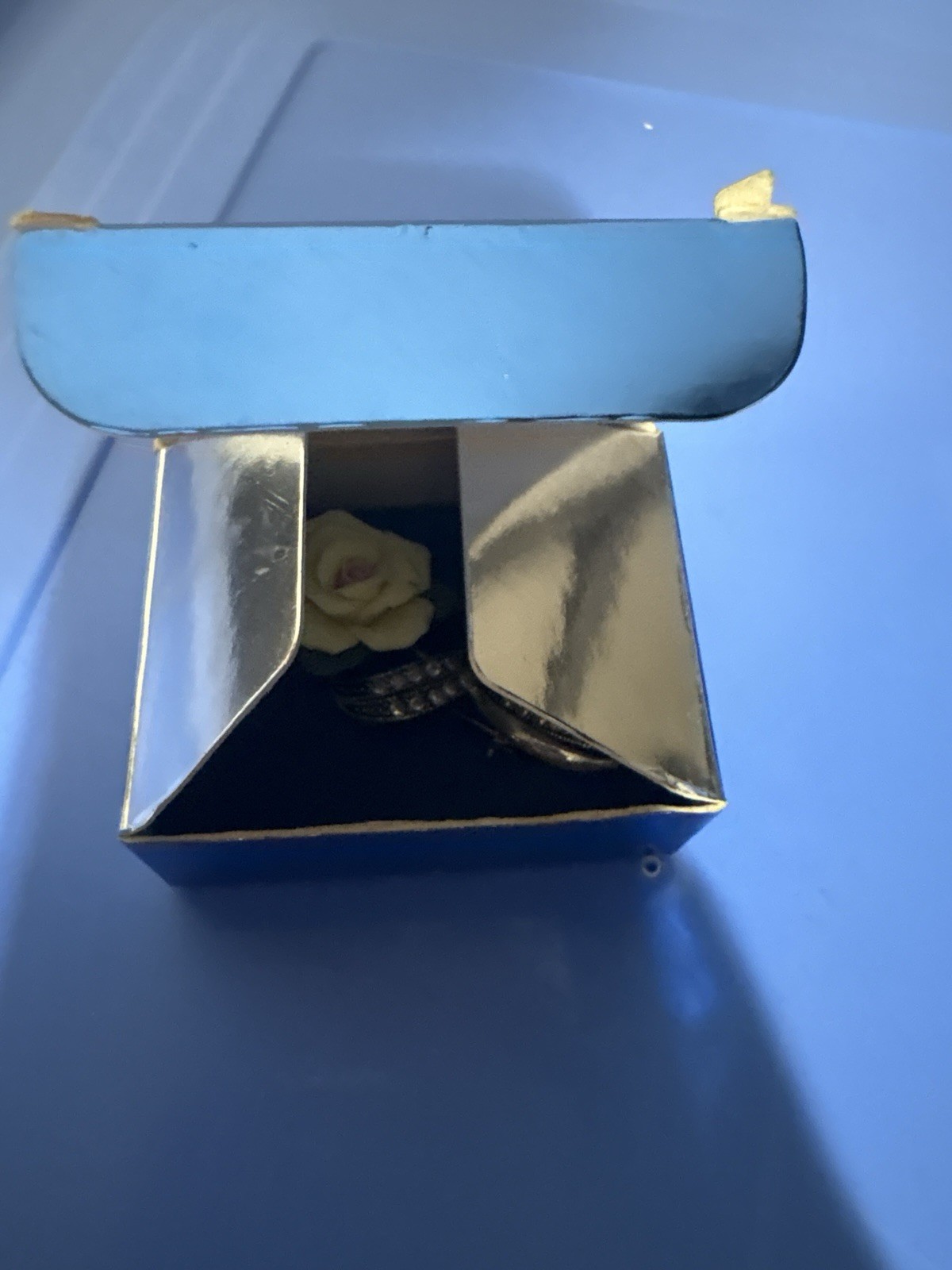 Avon Silver Tone Yellow Rose Flower Brooch Pin w/ Original Box MPN F3022071
