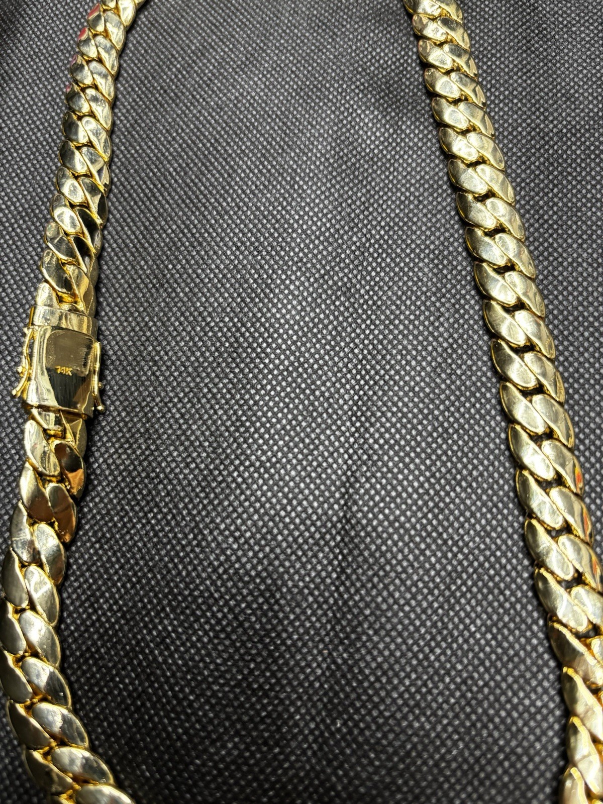 14k Yellow Gold Cuban Link Chain Necklace, Box Clasp, Signed, No Stone