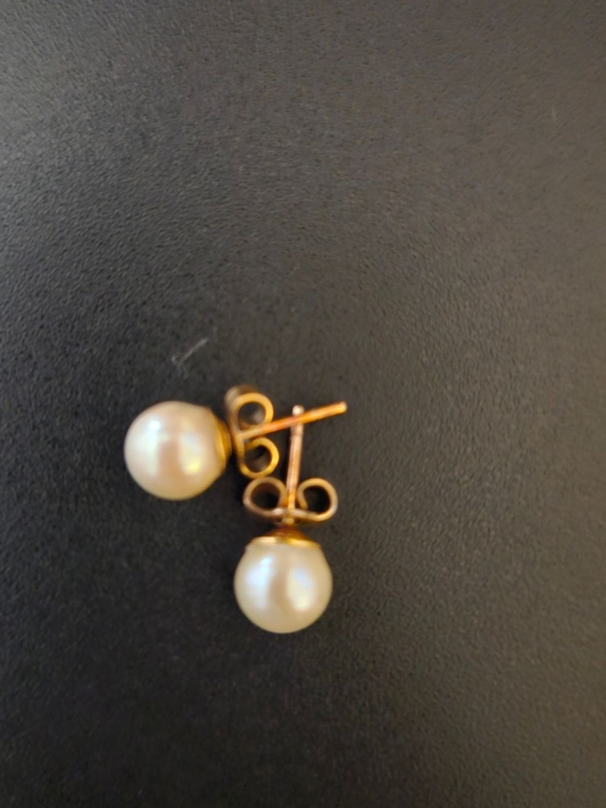 Classic Pearl Stud Earrings in Cream with 9 Ct Gold Studs