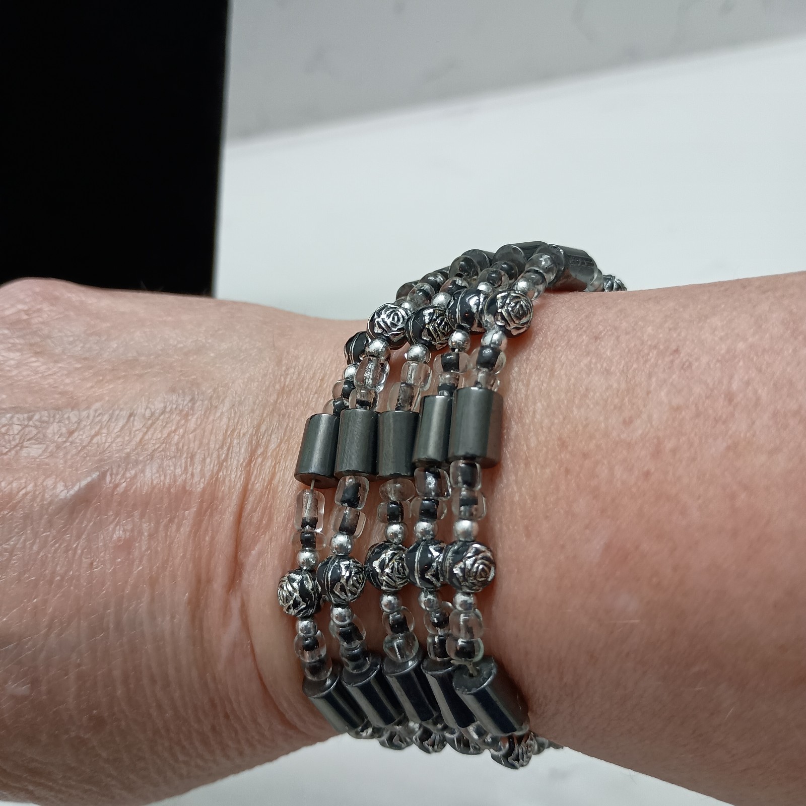 Women’s Black Magnetic Beaded Necklace/Bracelet * 34 Inches Interchangeable