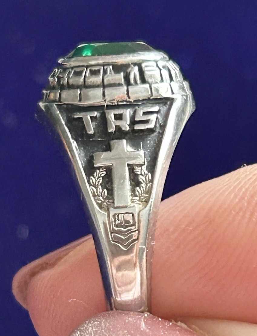 1999 JOSTENS Silver Fergus High Ring Emerald Green Stone Signed Sz 9 Mint In Box