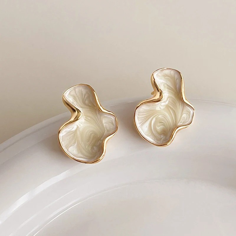 Artistic Abstract White Black Color Cloud Irregular Earring Women Temperament